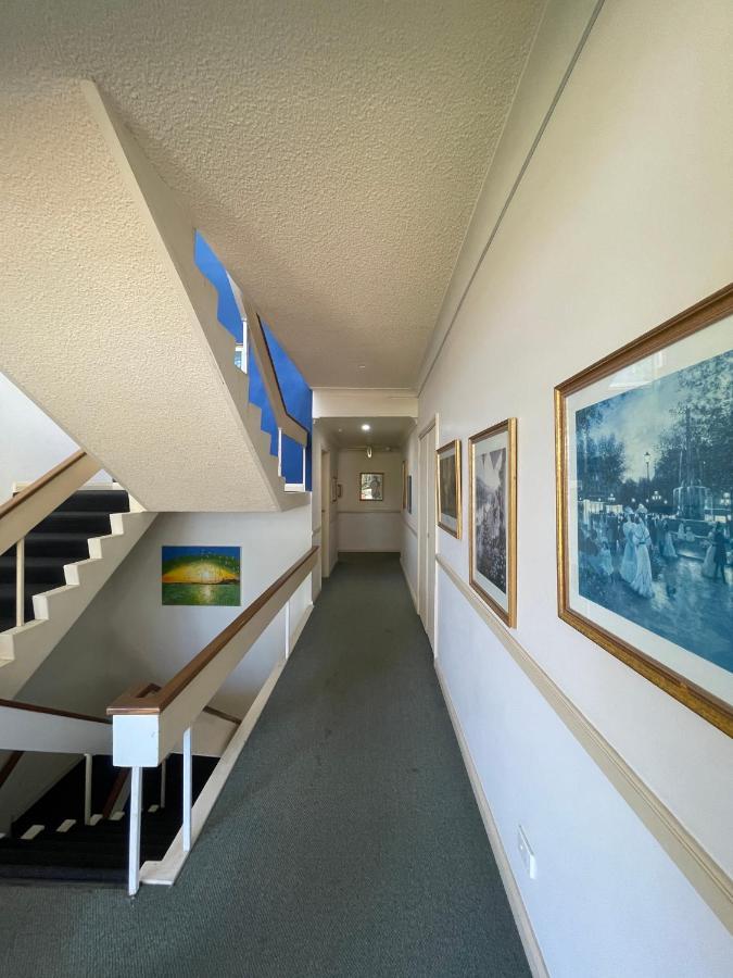 El Lago Waters Hotel Entrance Extérieur photo