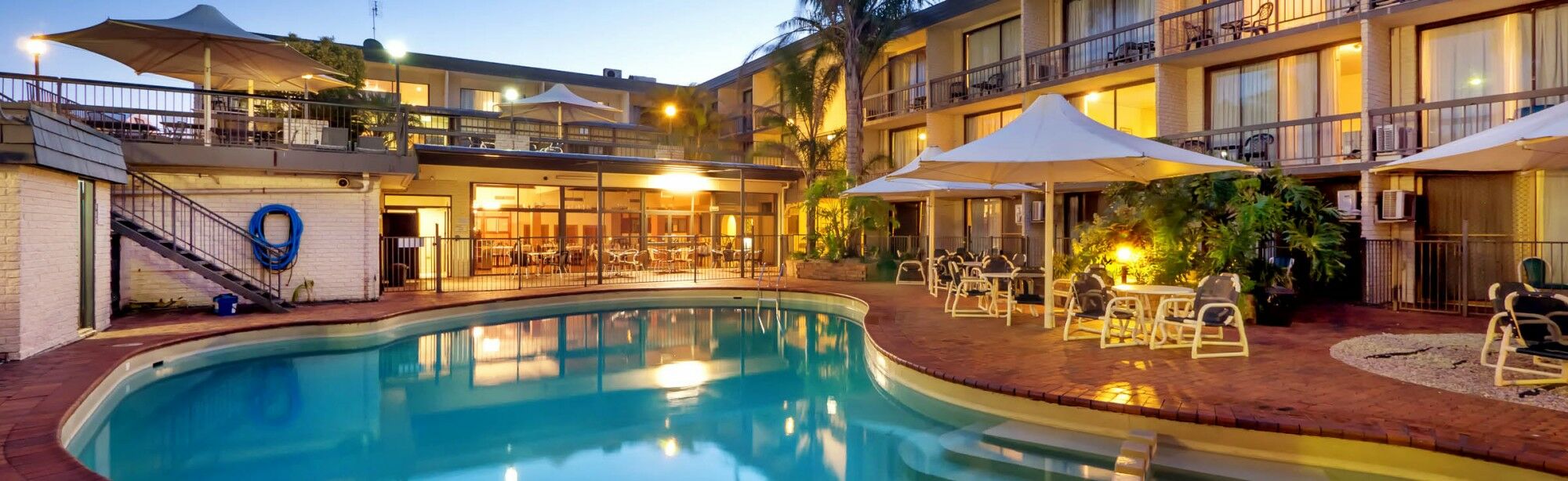 El Lago Waters Hotel Entrance Extérieur photo